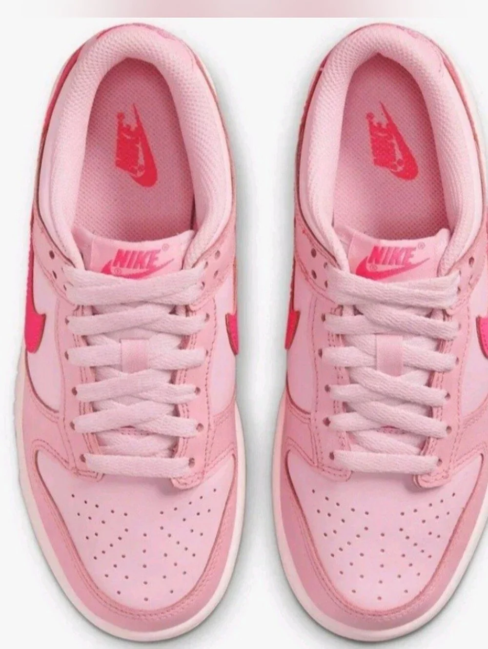 NIKE WOMEN'S LOW TRIPLE PINK SNEAKERS. SIZE 8 U. S.  DH9756-600